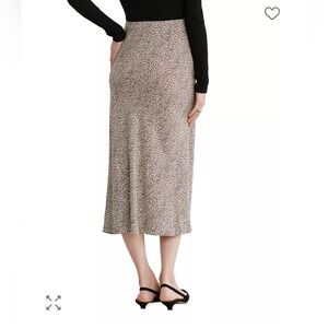 Jenni Kayne
Leopard print skirt
Size large